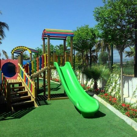 Lake River Side Hotel And Spa Titreyengol Dış mekan fotoğraf