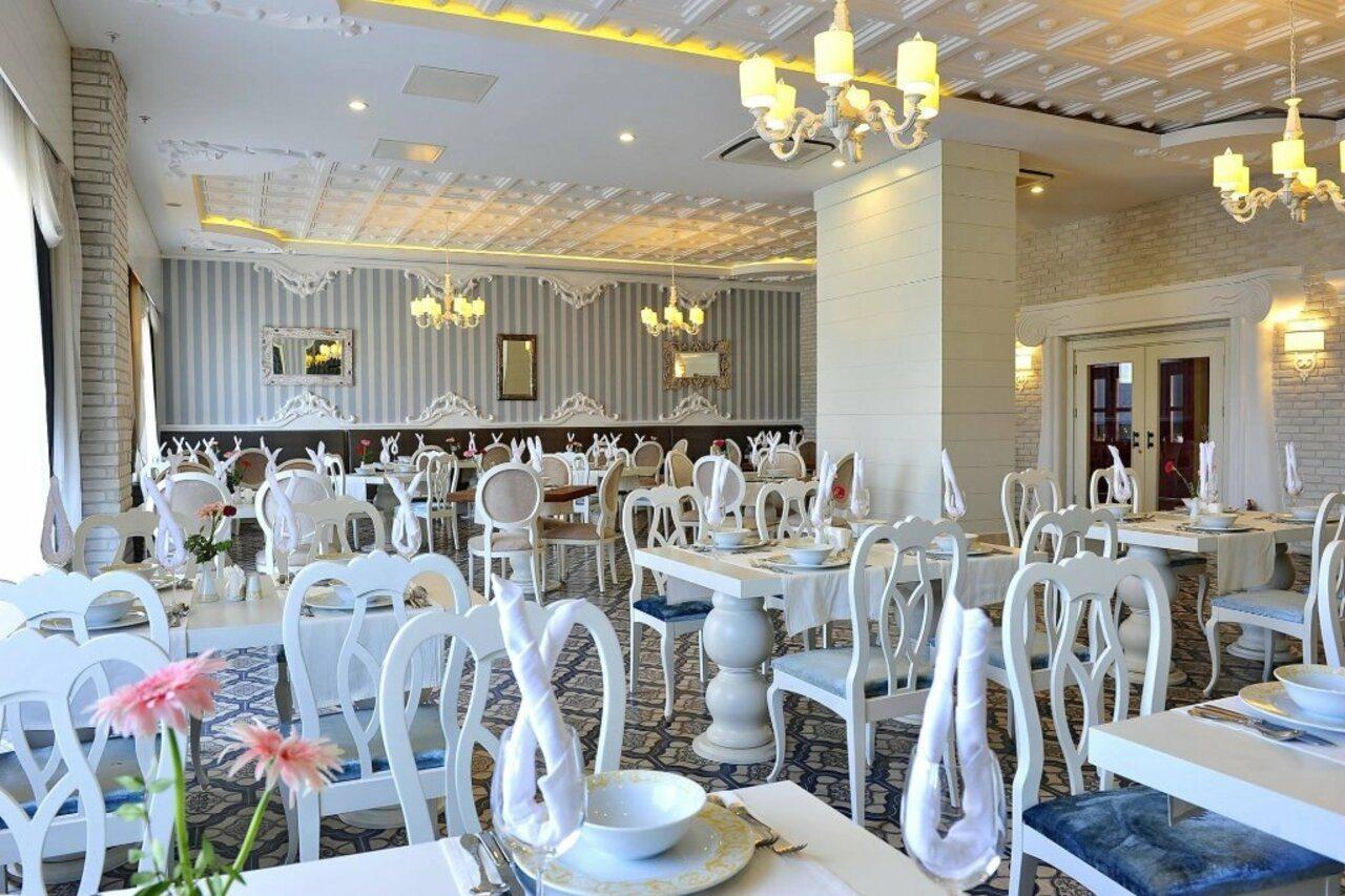 Lake River Side Hotel And Spa Titreyengol Dış mekan fotoğraf